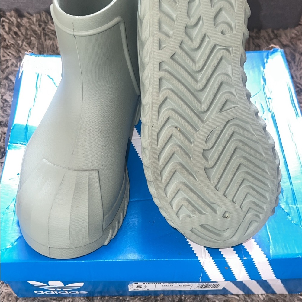 Adidas Olive Superstar Boots - Picture 2 of 2